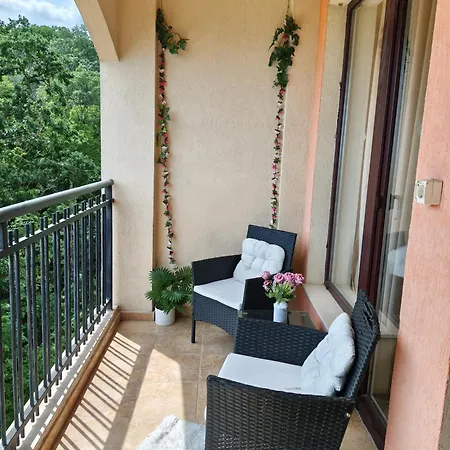 Flat 147 * Golden Sands
