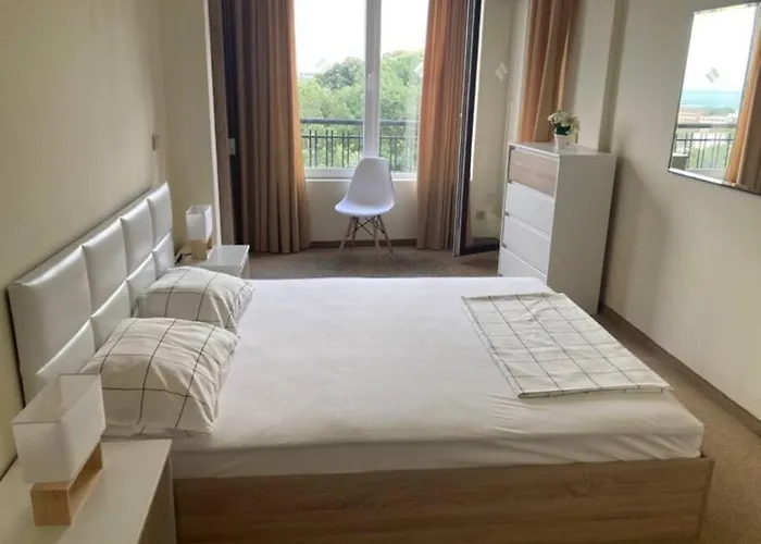 Flat 147 Golden Sands